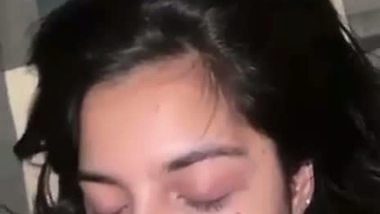 Mumbai modeling girl sucking big cock of boyfriend