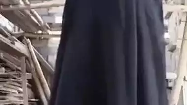 Desi Girl In Burka Showing Boobs