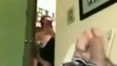 Sexy Mumbai Girl Caught Seeing Man’s Dick