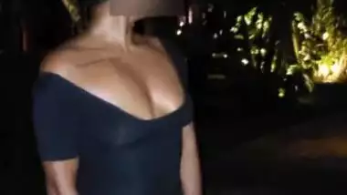 Indian wife flashing ass on vacation