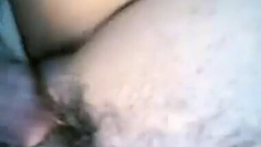 Hot desi chick having a car sex – Part 2