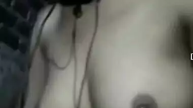 Today Exclusive- Cute Desi Girl Showing Her Boobs On Video Call