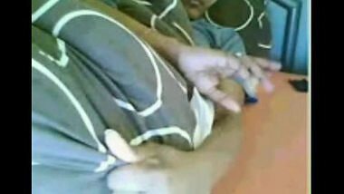 Hindi home sex mms of a young desi girl.