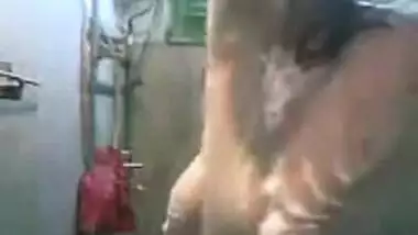 indian latest Bangla Beauty Aunty Captured Her Bath Video for Lover - SlutLoad ™