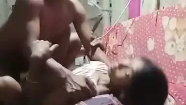 Young desi couple record their Indian xxx MMS for money