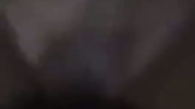 A pervert drills an 18 yr old girl’s pussy in Bangla xxx