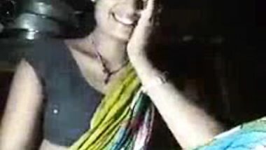 Village north indian bhabhi showing pussy