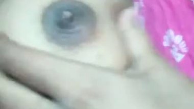 Girlfriend boobs show and pressing viral selfie