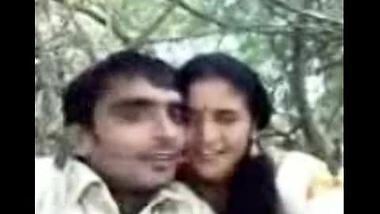 Fsiblog – Desi couple outdoor fun mms by voyeur