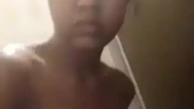 Horny Girl Bath Video