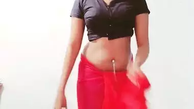 Welcoming video amateur Indian saree girlආයුබෝවන් සෙක්සි