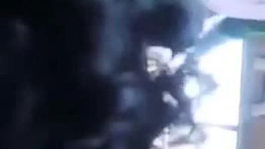 18 yr old teen’s Pakistani sex video from lover’s car