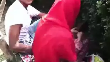 Couple Romance In Park - Movies. video3porn3