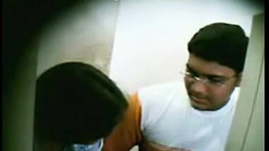 Horny Indian Couples Caught By Voyeur Spy Cam