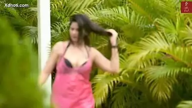 Bhigi Bhagi Si (2020) Aabha Paul Hot Video