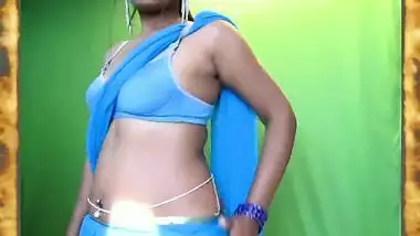 Desi Girl Saree Fashion Photoshoot (Nipples Visible Thought Saree)