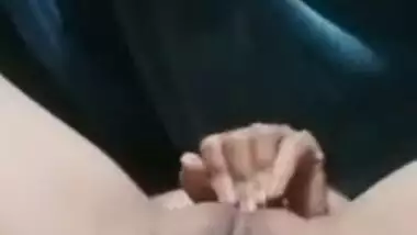 Horny Assame Girl Pussy Fingering