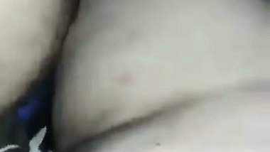Uncle fucks his niece’s puffy pussy in the xxx video