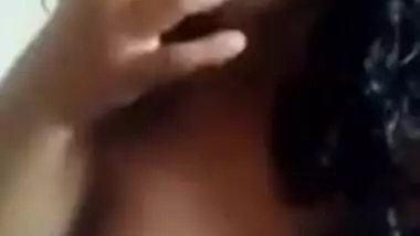 Hot Srilankan nude MMS video leaked