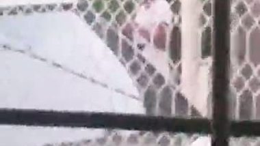 Desi slim girl neighbor caught