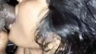 Indian cute bhabi sucking penis