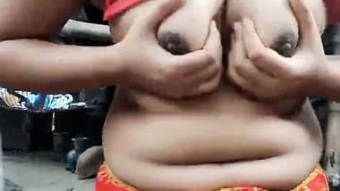 Desi punjabi beauty topless own recording