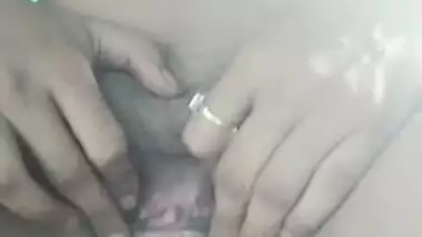 Cute Desi Girl Showing Boobs and Pussy Part 2