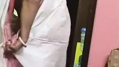 Aunty wearing saree without blouse viral FSI sex