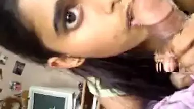 Super sexy Indian girl sucking dick of her boyfriend