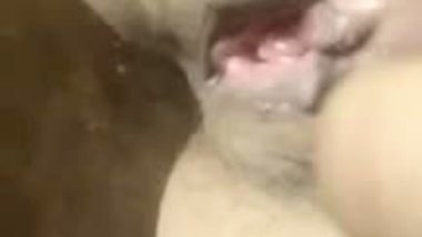 Village desi XXX girl showing her fat pussy on live cam