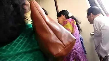 Beautiful desi Mysore aunty in low hip Saree in public
