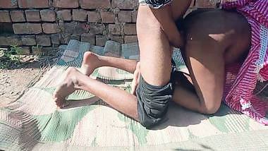 Desi village porn bhabhi outdoor sex for money