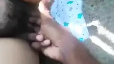 SriLankan Sinhala couple outdoor sex MMS