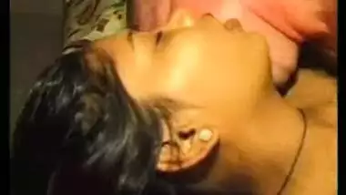 Desi kamwali aur gore ki hindi porn movie