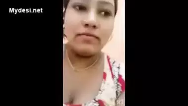 Sexy Bhabhi Showing Her Boobs and Pussy