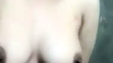 Cute Bengali YouTuber nude boobs and pussy expose