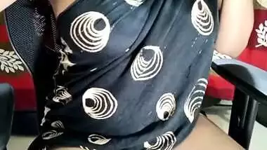 Desi Indian New Housewife In Nude Webcam Video