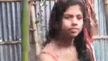 Hot Bengali Chick Showing Her Sexy Pussy