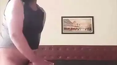 Amateur girl gets fuck by her lover in doggy style