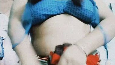 Chubby girl removing saree and big boobs showing