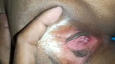 Shaved pussy exploration of Indian prostitute