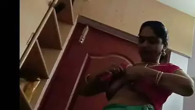 Tamil wife wearing blouse after boobs show to hubby