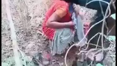 Village aunty is caught fucking outdoor with brother of hubby, leaked Desi mms