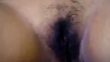 Sexy Bangladeshi girl fingering her cunt on cam