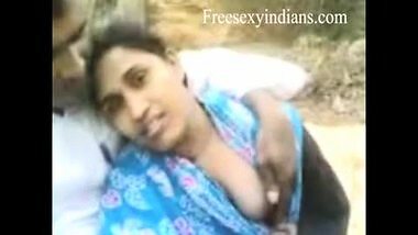 Desi sex scandal of bengali bhabhi outdoor romance