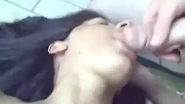Desi maid sucking the dick of her boss