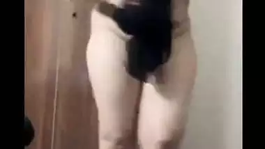 HOT MATURE BHABHI DOING MUJRA STRIPPING AND RUBBING HER PUSSY ON VIDEO CALL