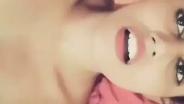 Today Exclusive-super Hot Lankan Girl Record Her Pussy Fingering Selfie Part 1