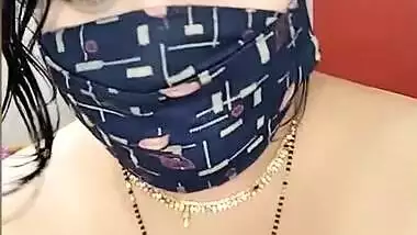 Busty milf strips her saree in the bhabhi porn video