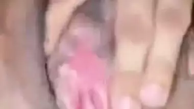 Unsatisfied Bangladeshi gal makes Desi XXX video of her masturbating